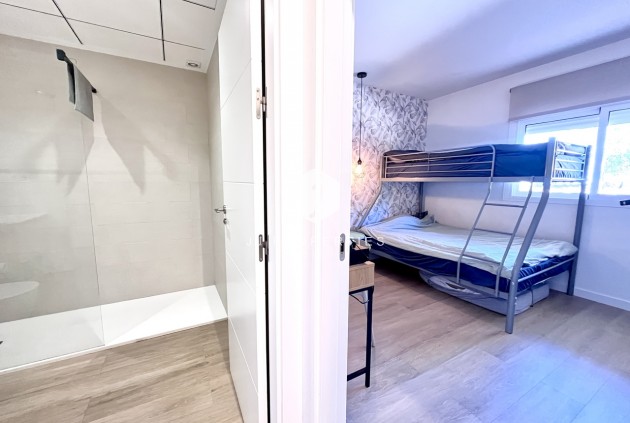 Tweedehands - Appartement / flat -
La Mata - Costa Blanca