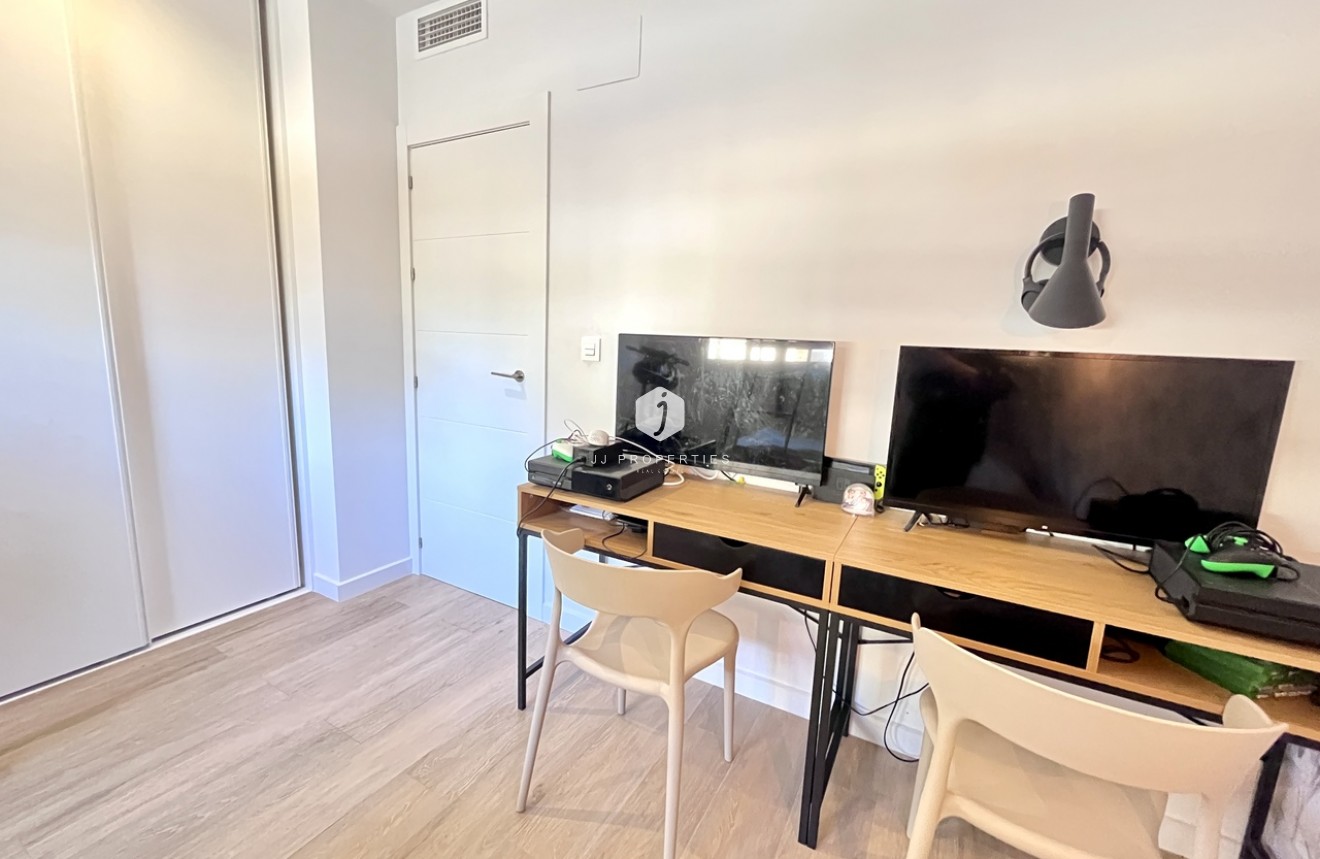 Tweedehands - Appartement / flat -
La Mata - Costa Blanca