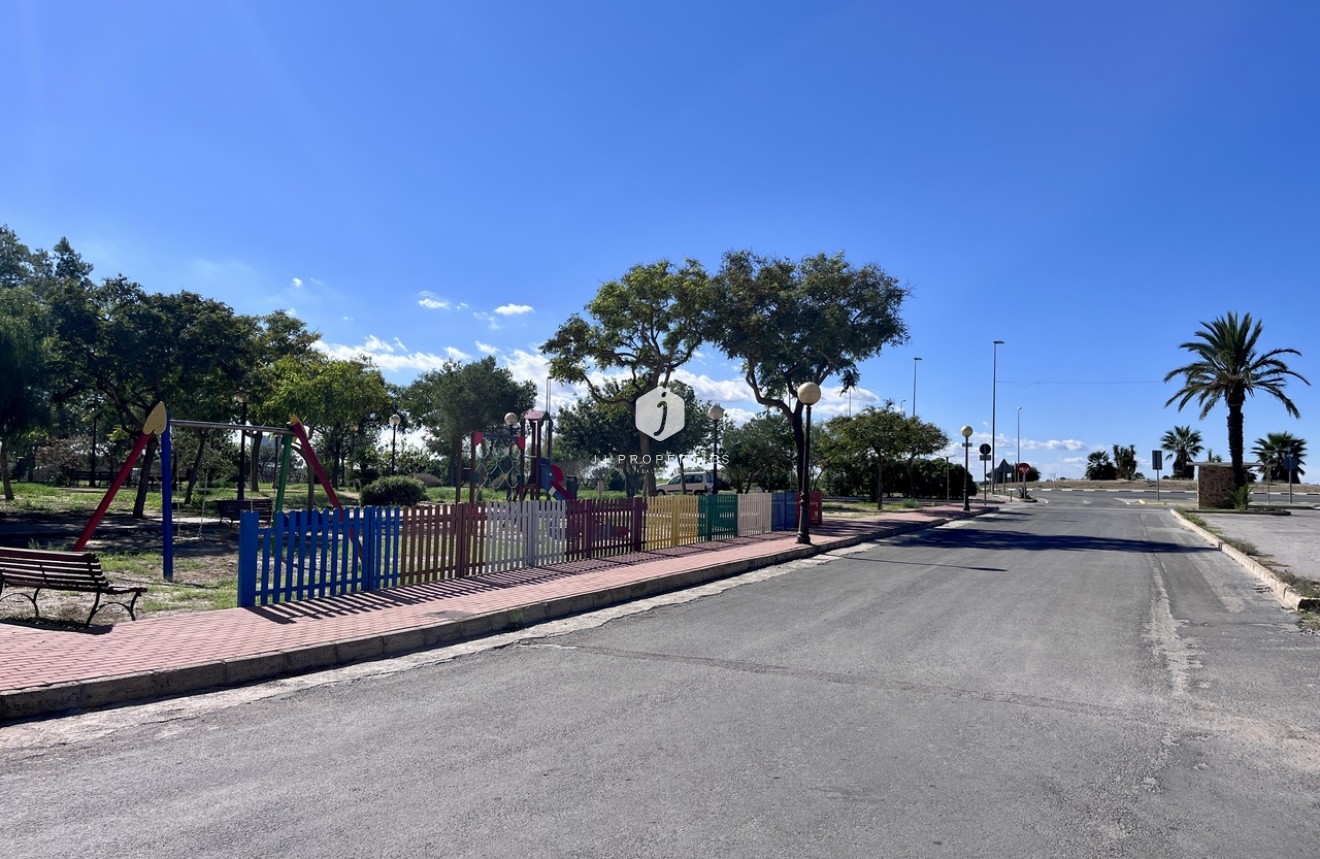 Tweedehands - Appartement / flat -
La Mata - Costa Blanca