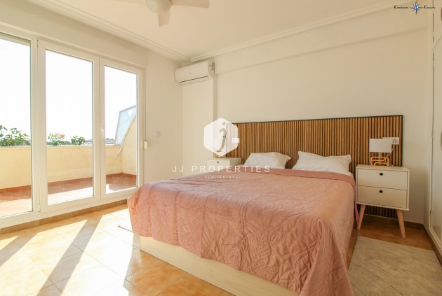 Tweedehands - Penthouse -
Punta Prima - Costa Blanca