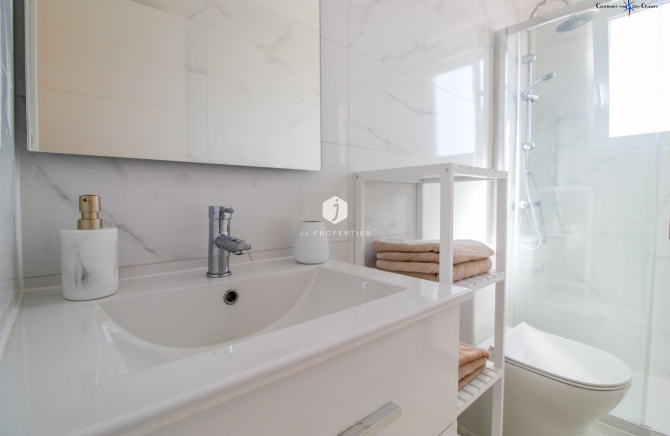 Tweedehands - Penthouse -
Punta Prima - Costa Blanca