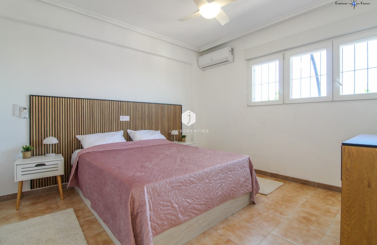 Tweedehands - Penthouse -
Punta Prima - Costa Blanca