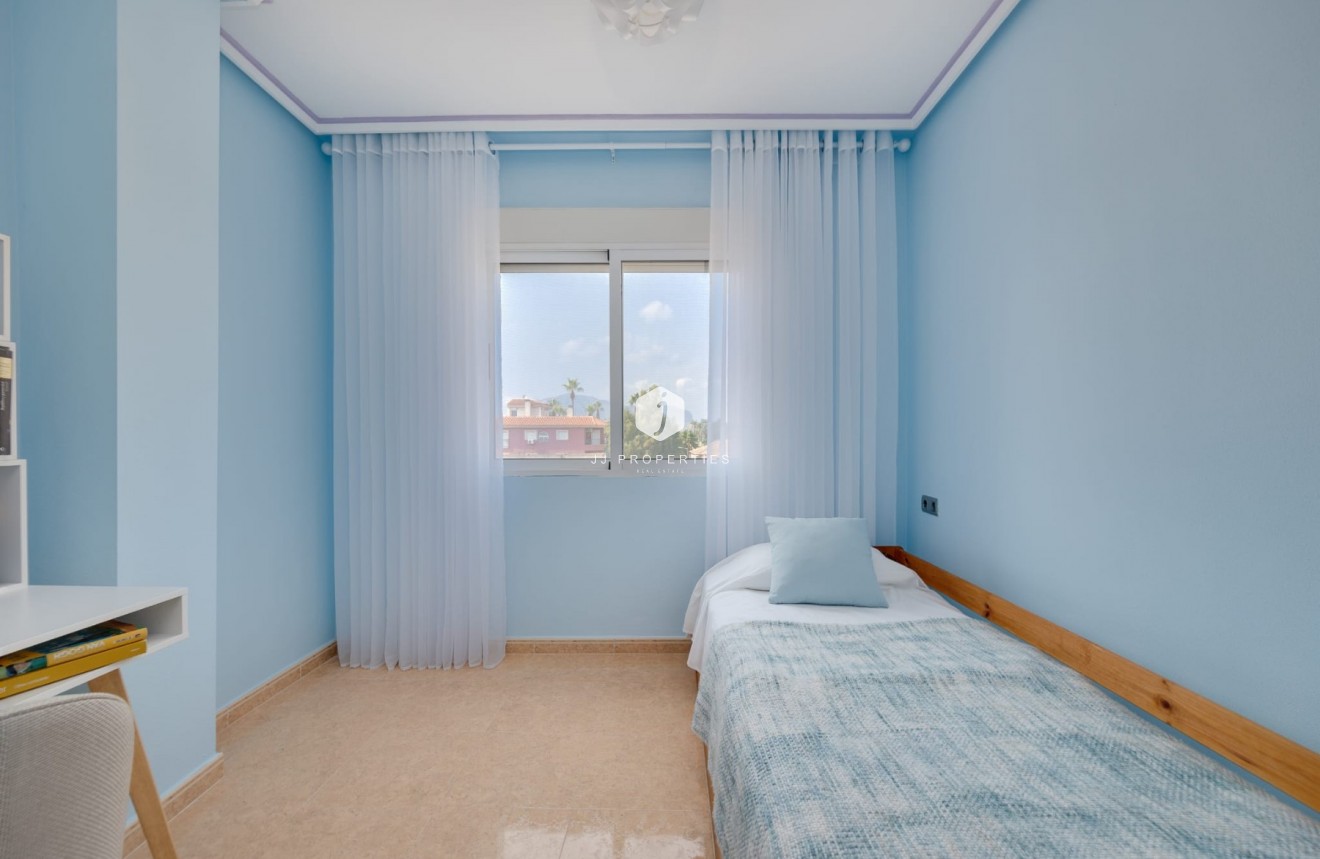 Z drugiej ręki - Mieszkanie w bloku -
Jacarilla - Inland