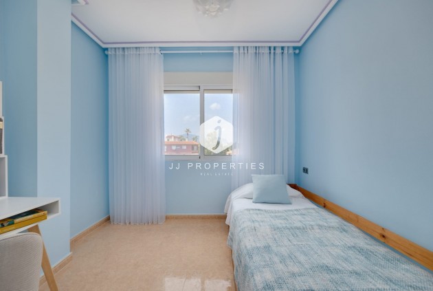 Z drugiej ręki - Mieszkanie w bloku -
Jacarilla - Inland