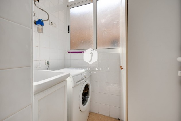 Z drugiej ręki - Mieszkanie w bloku -
Jacarilla - Inland