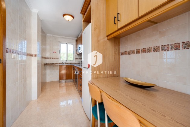 Z drugiej ręki - Mieszkanie w bloku -
Jacarilla - Inland