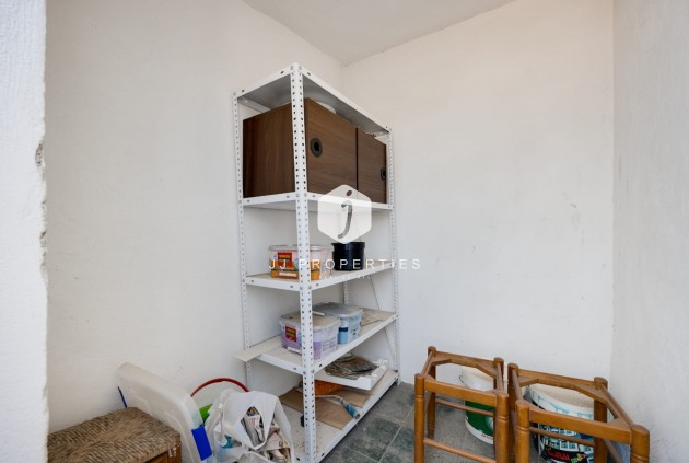 Z drugiej ręki - Mieszkanie w bloku -
Jacarilla - Inland