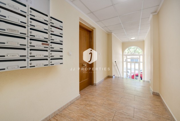 Z drugiej ręki - Mieszkanie w bloku -
Jacarilla - Inland