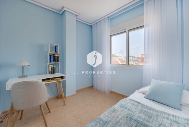 Z drugiej ręki - Mieszkanie w bloku -
Jacarilla - Inland