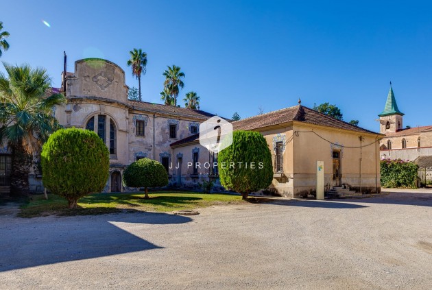 Z drugiej ręki - Mieszkanie w bloku -
Jacarilla - Inland