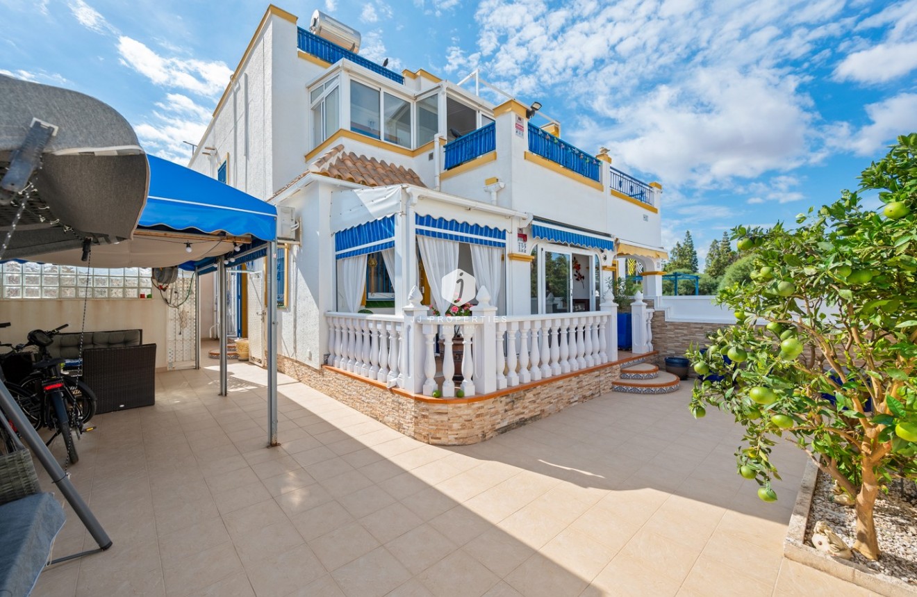 Tweedehands - Villa -
Torrevieja - Costa Blanca