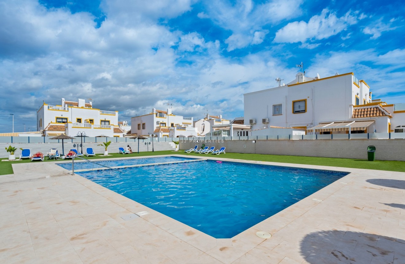 Tweedehands - Villa -
Torrevieja - Costa Blanca
