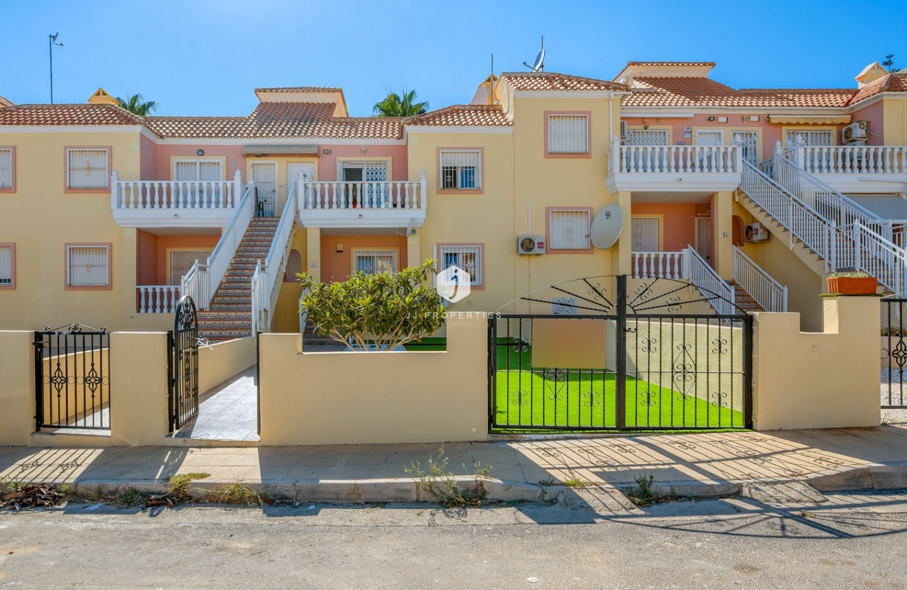 Tweedehands - Appartement / flat -
San Miguel de Salinas - Inland