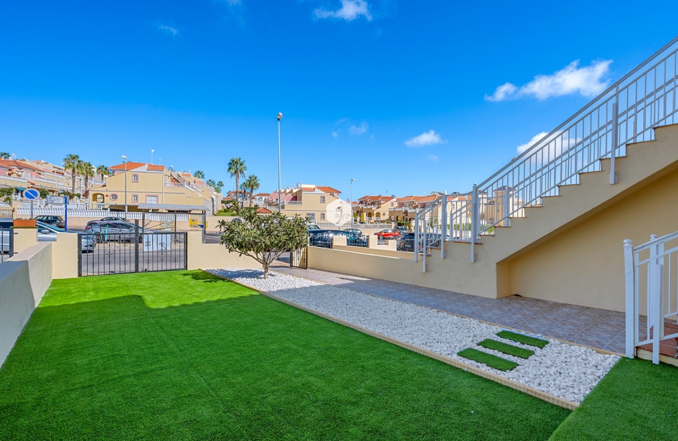 Tweedehands - Appartement / flat -
San Miguel de Salinas - Inland