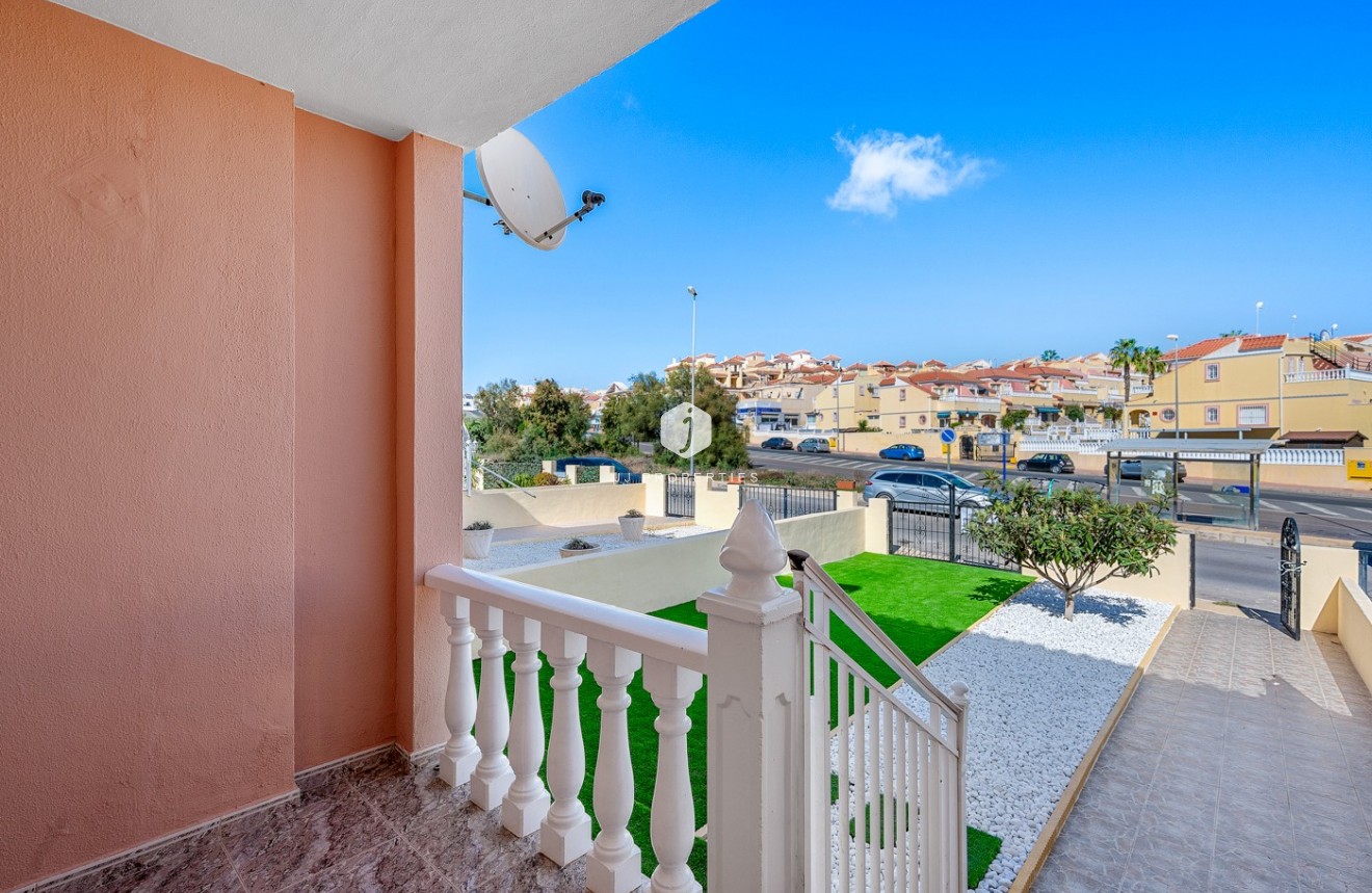 Tweedehands - Appartement / flat -
San Miguel de Salinas - Inland