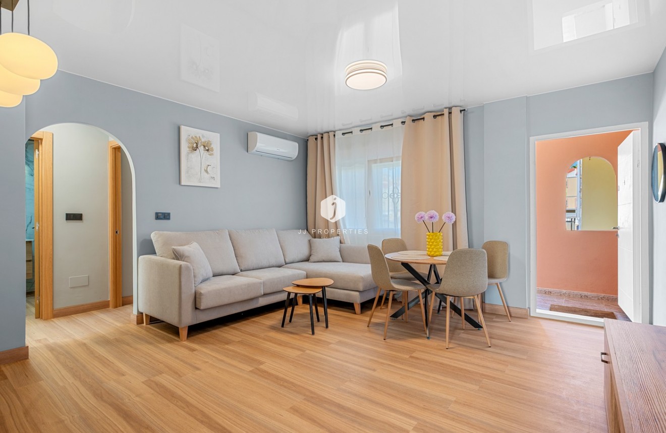 Tweedehands - Appartement / flat -
San Miguel de Salinas - Inland