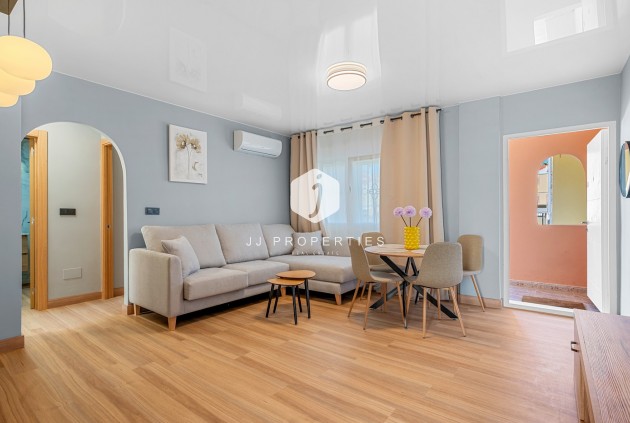 Tweedehands - Appartement / flat -
San Miguel de Salinas - Inland