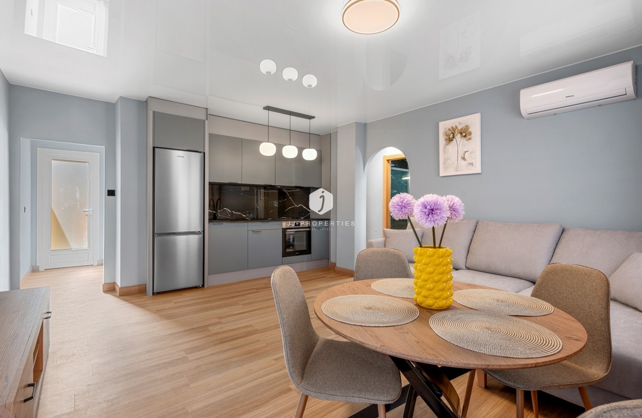 Tweedehands - Appartement / flat -
San Miguel de Salinas - Inland