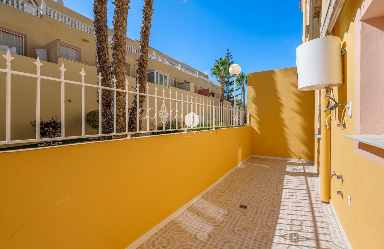 Tweedehands - Appartement / flat -
San Miguel de Salinas - Inland