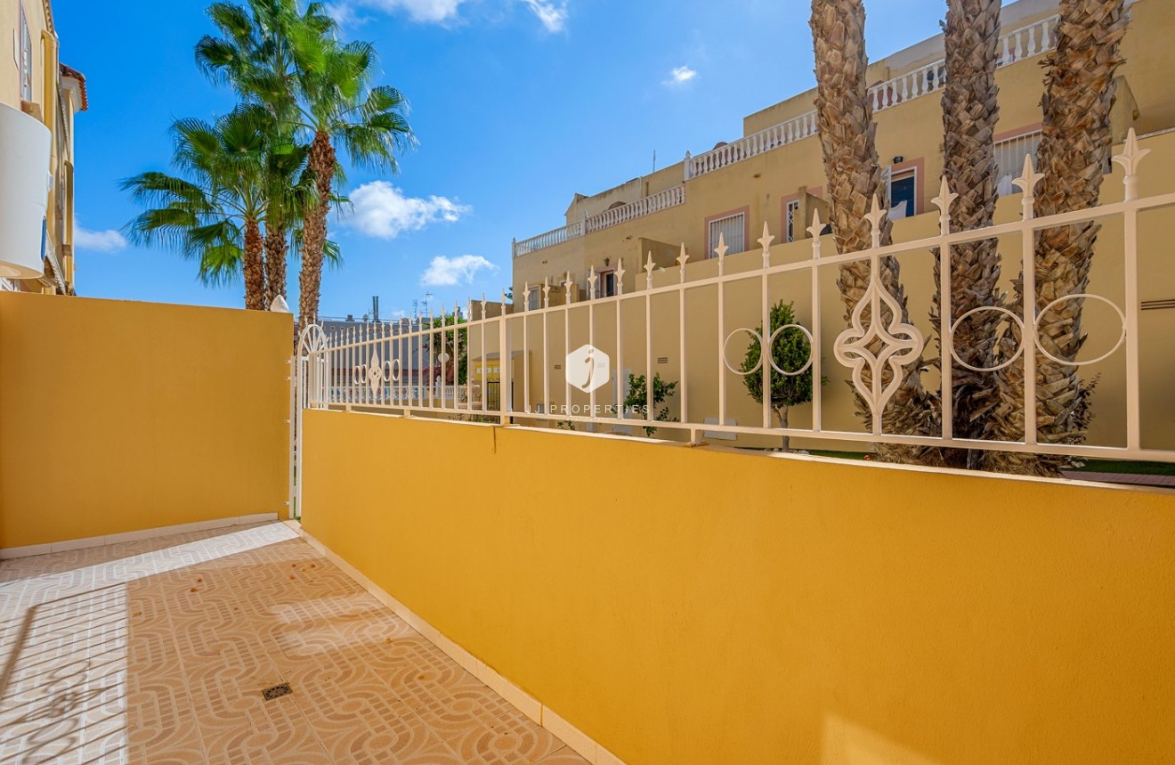 Tweedehands - Appartement / flat -
San Miguel de Salinas - Inland
