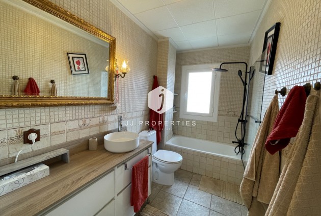 Tweedehands - Penthouse -
Almoradí - Inland