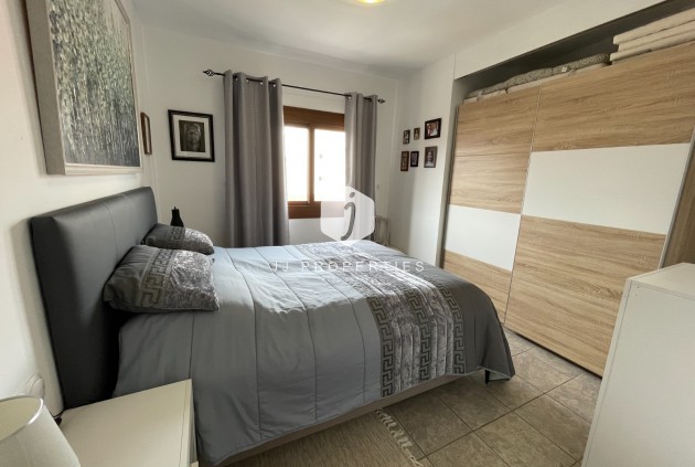 Tweedehands - Penthouse -
Almoradí - Inland