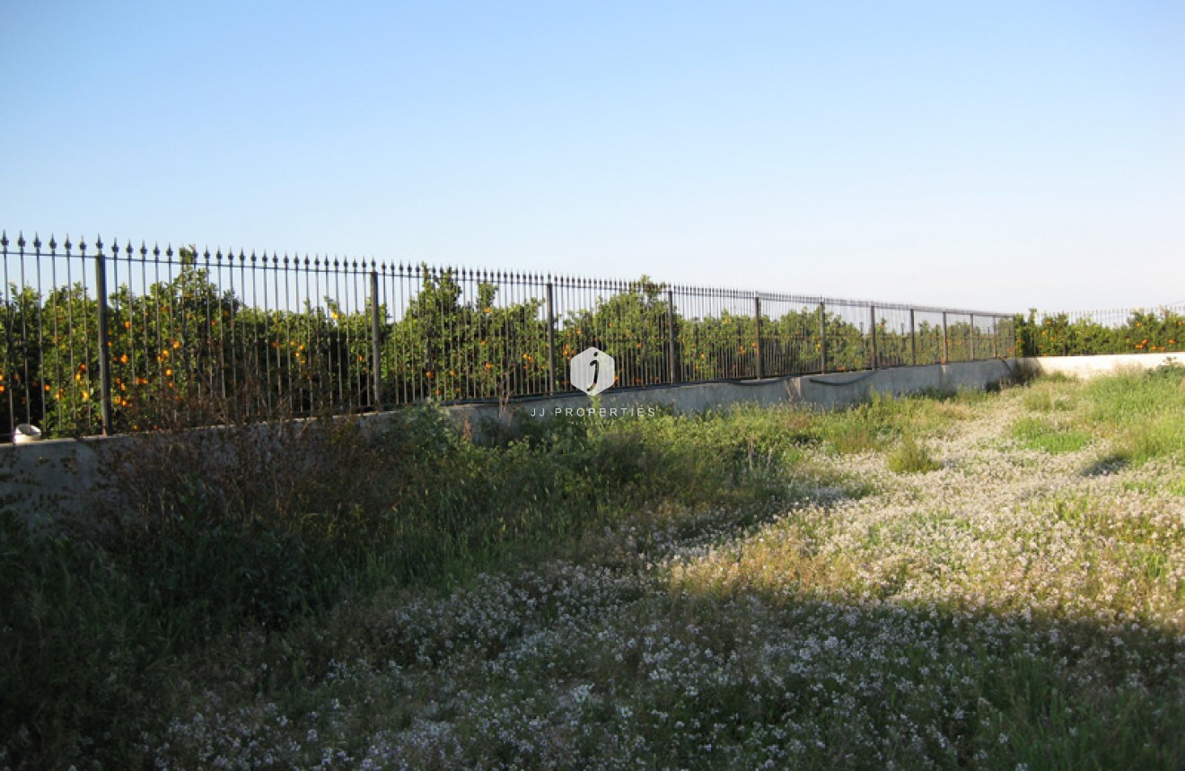 Tweedehands - Landelijk eigendom -
Benferri - Inland