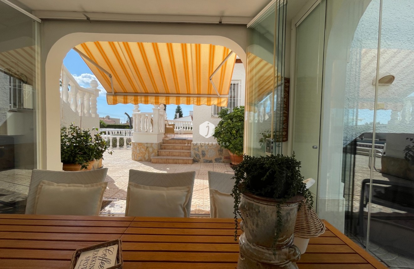 Tweedehands - Villa -
Ciudad Quesada - Costa Blanca