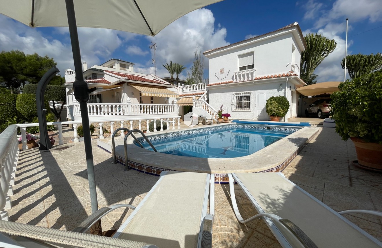 Tweedehands - Villa -
Ciudad Quesada - Costa Blanca
