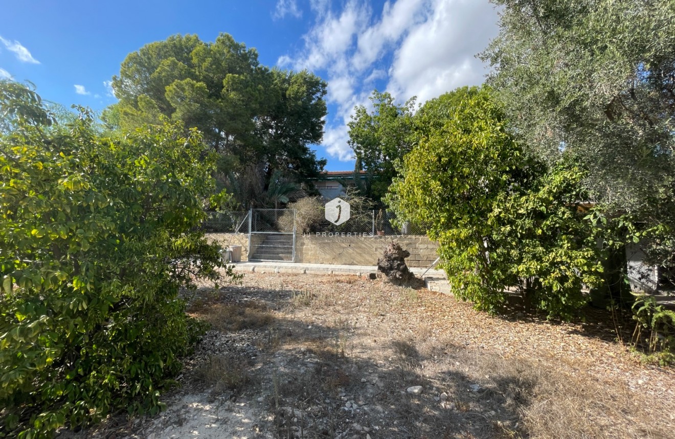 Tweedehands - Landelijk eigendom -
Albatera - Inland