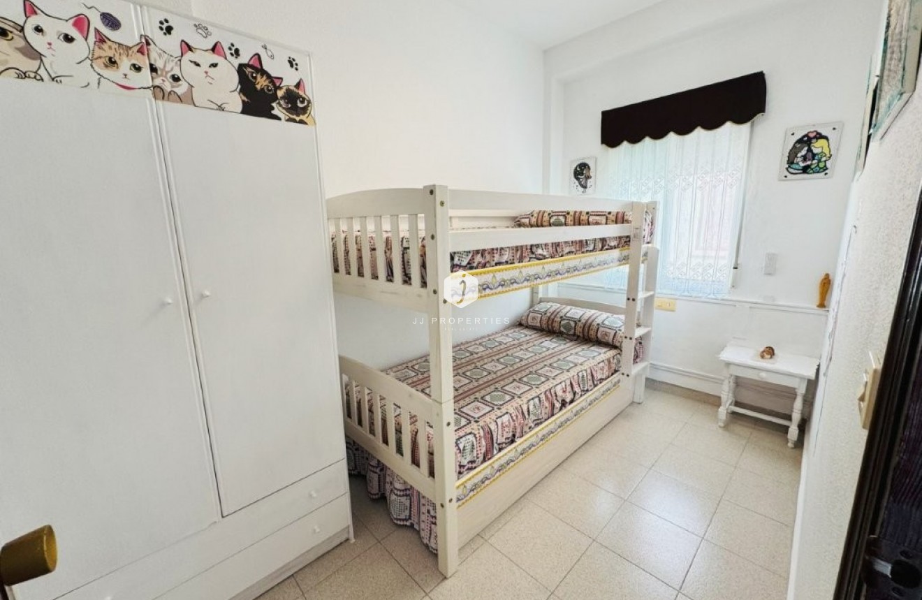 Tweedehands - Appartement / flat -
La Mata - Costa Blanca