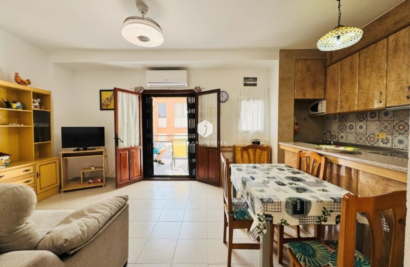 Tweedehands - Appartement / flat -
La Mata - Costa Blanca