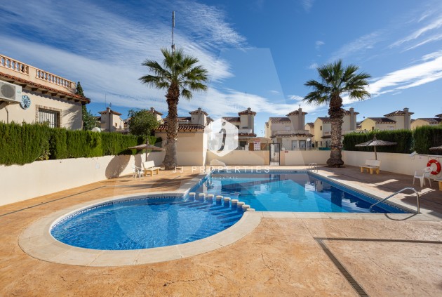 Tweedehands - Villa -
Guardamar del Segura - El Raso