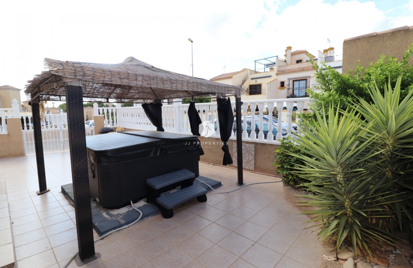 Tweedehands - Chalet -
Orihuela Costa - Costa Blanca