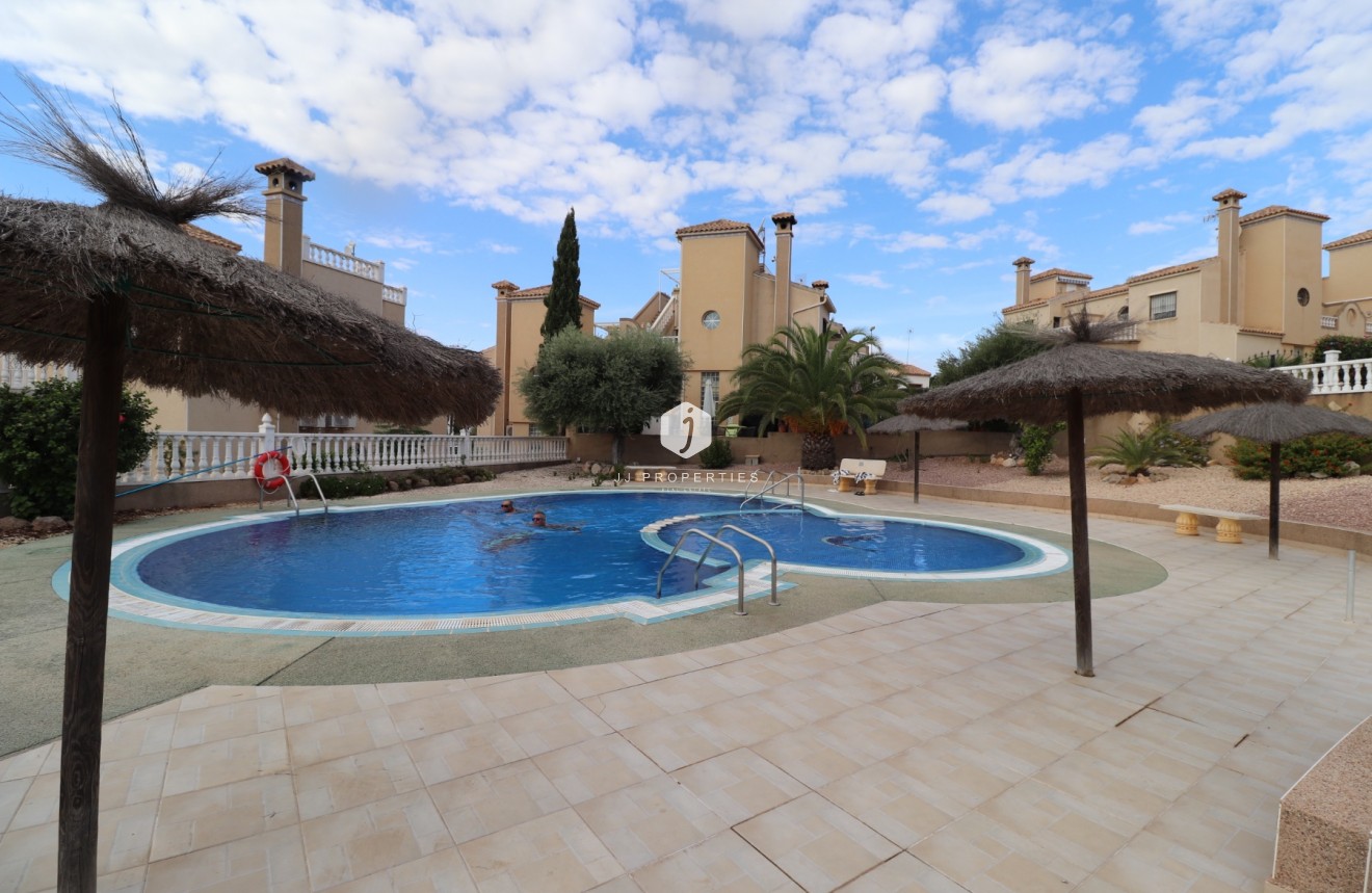 Tweedehands - Chalet -
Orihuela Costa - Costa Blanca