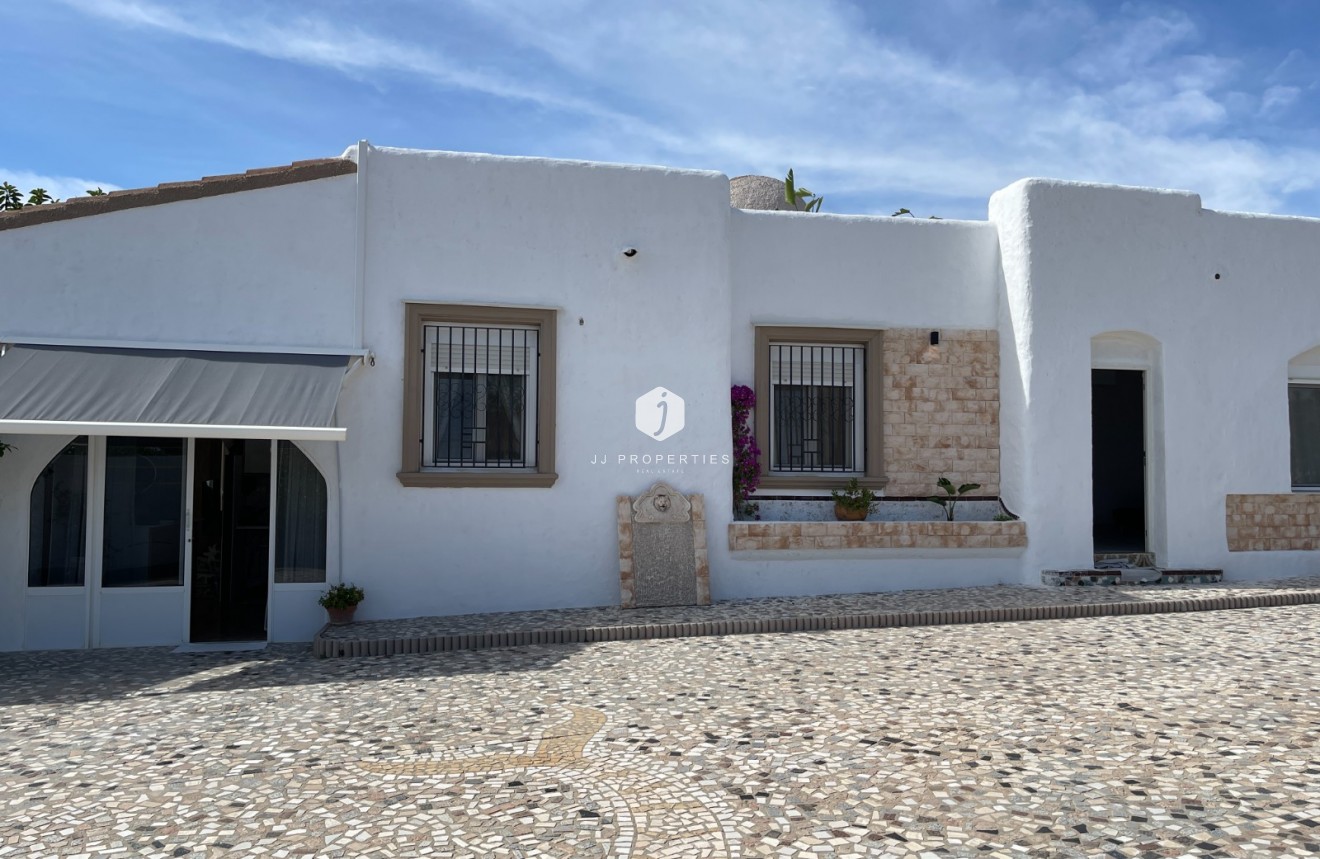 Tweedehands - Villa -
Ciudad Quesada - Costa Blanca