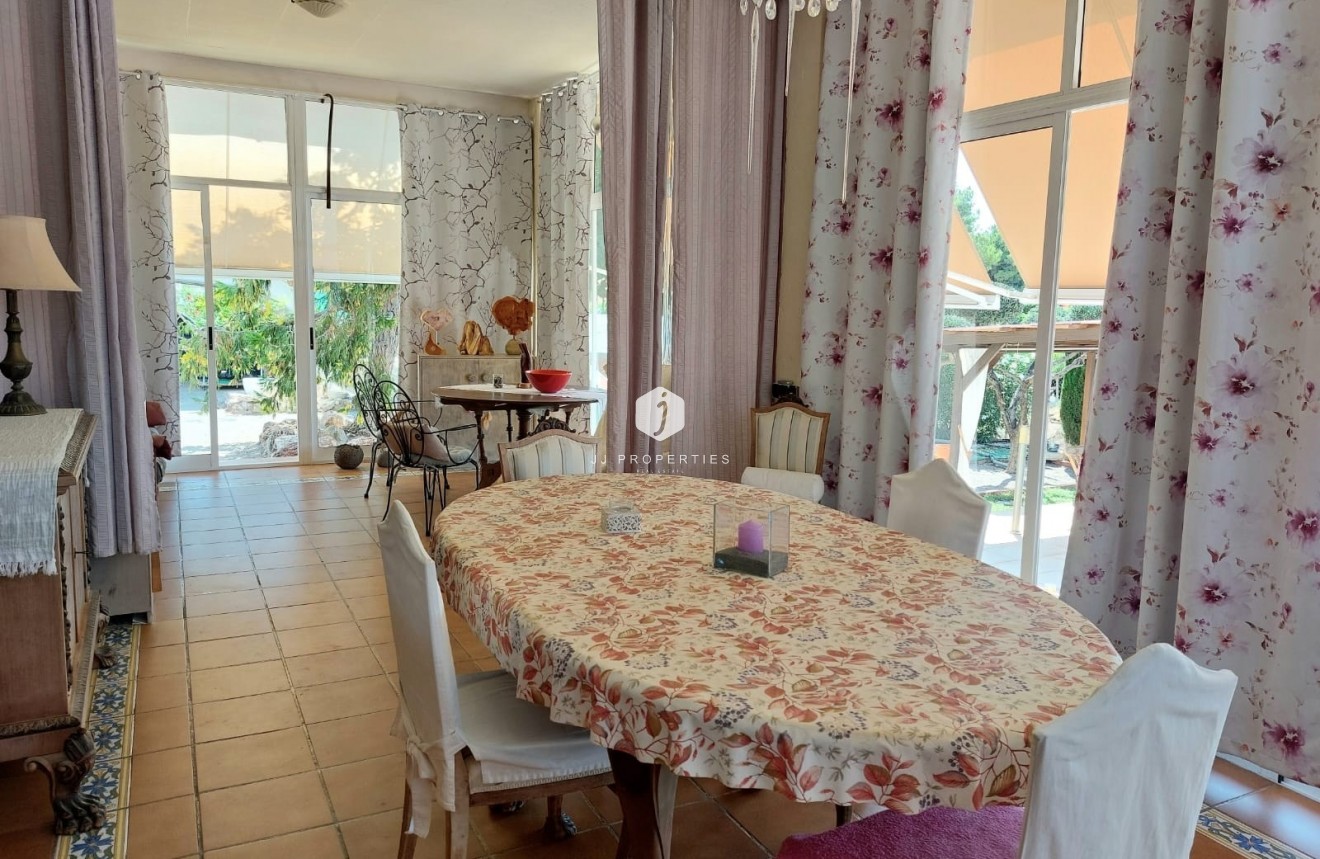 Tweedehands - Landelijk eigendom -
Albatera - Inland