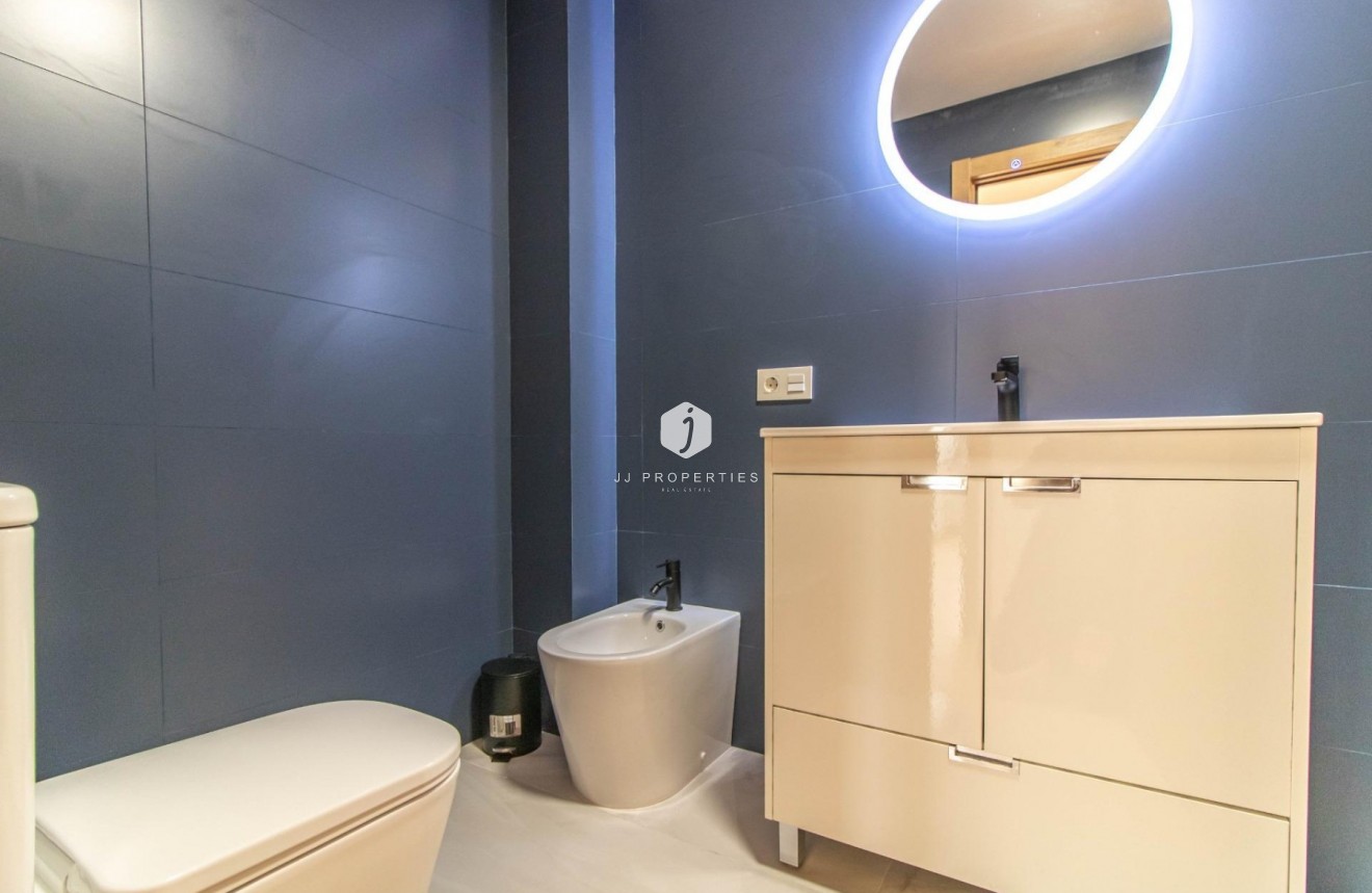 Tweedehands - Appartement / flat -
Torrevieja - Costa Blanca