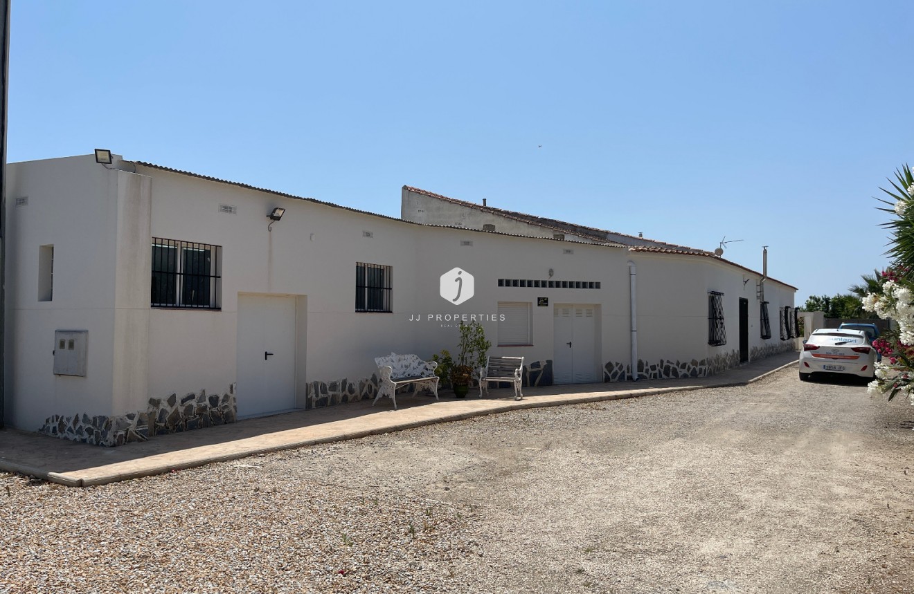 Tweedehands - Villa -
Daya Nueva - Costa Blanca