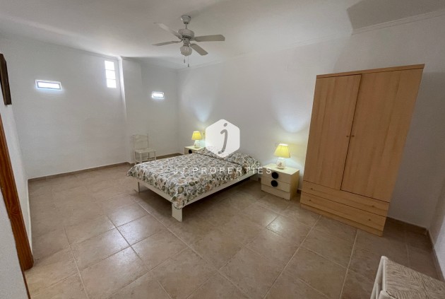 Tweedehands - Villa -
Daya Nueva - Costa Blanca