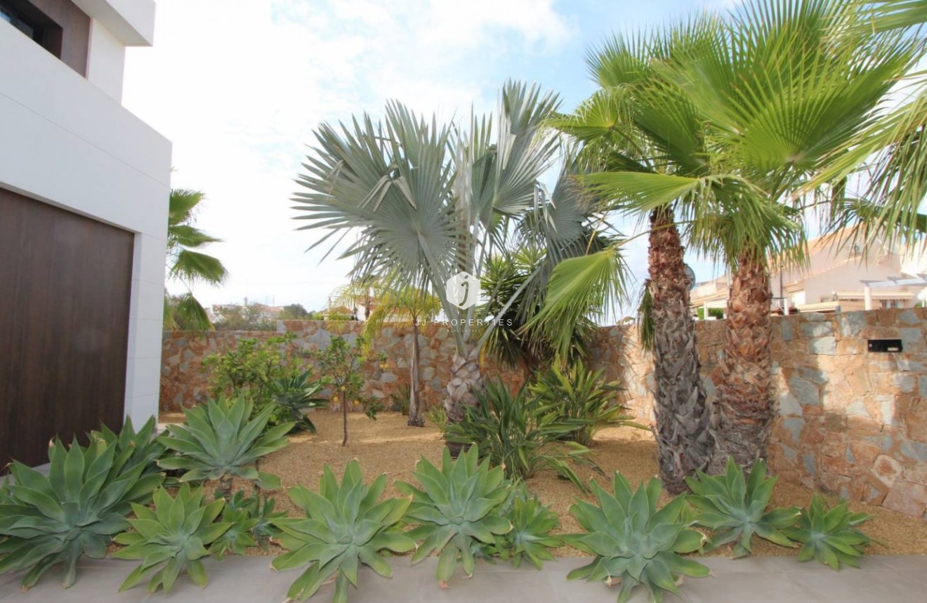 Tweedehands - Villa -
Rojales - Inland