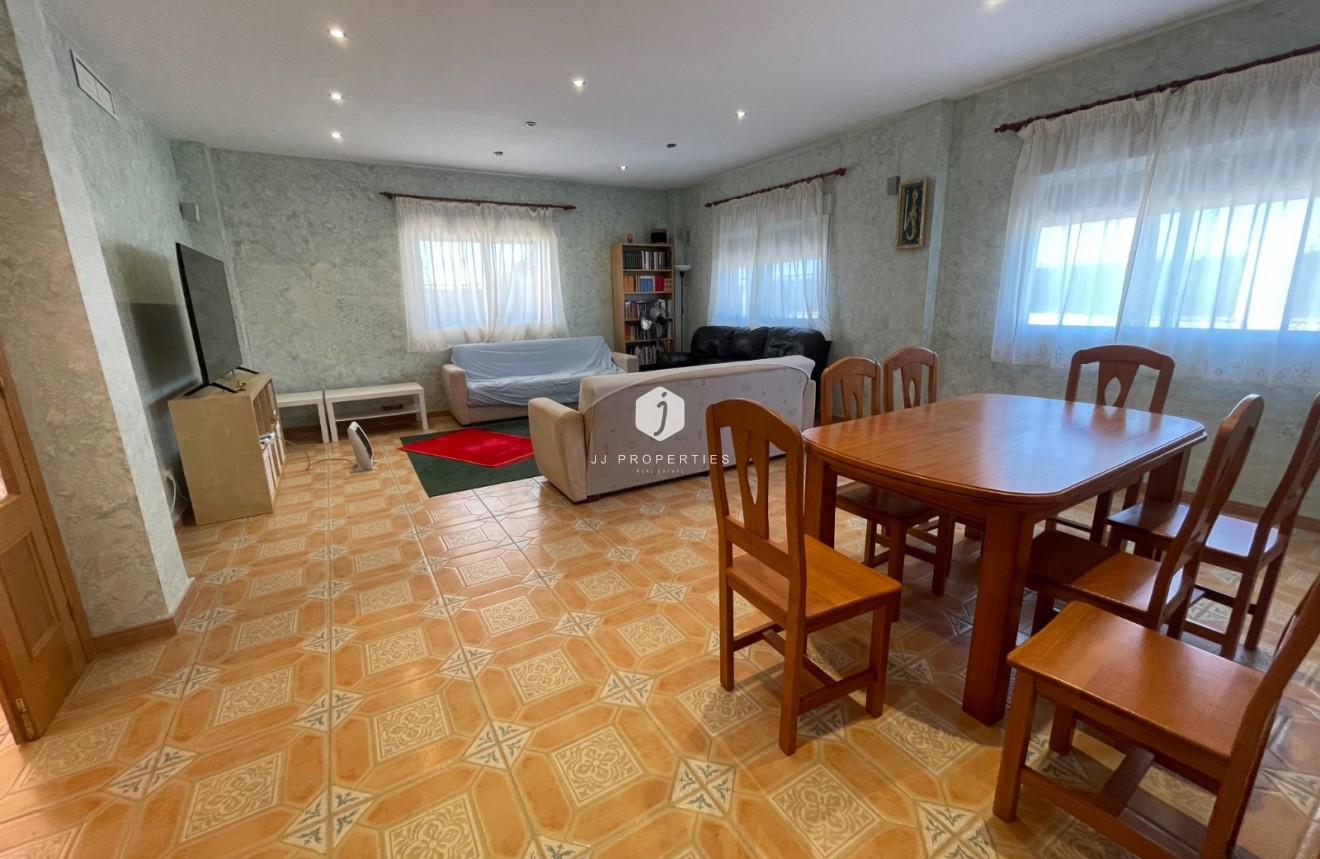 Tweedehands - Villa -
Albatera - Inland