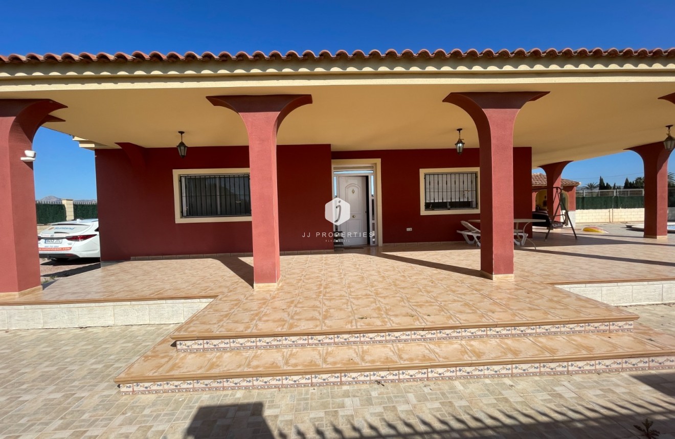 Tweedehands - Villa -
Albatera - Inland