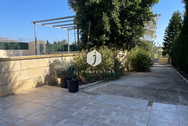 Tweedehands - Villa -
Albatera - Inland