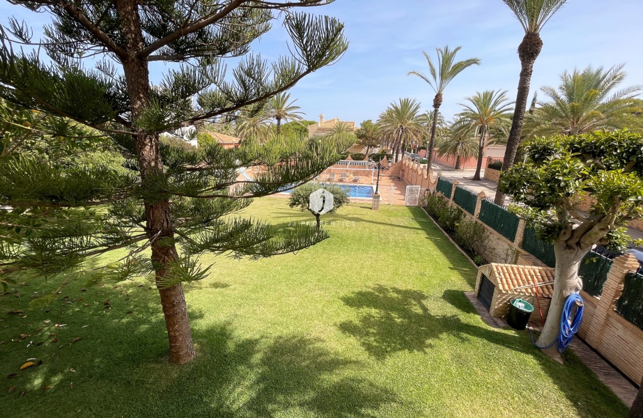 Tweedehands - Villa -
Orihuela Costa - Costa Blanca