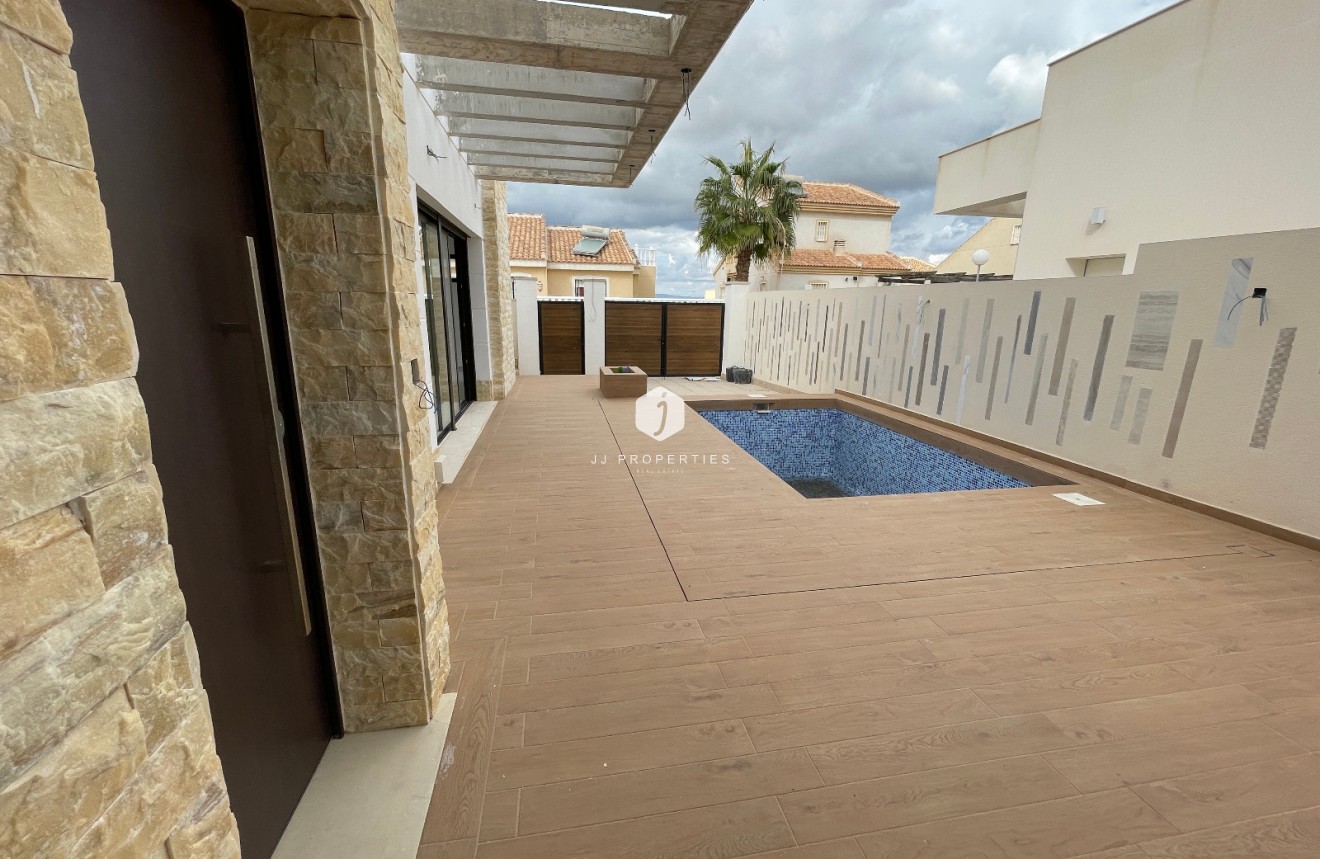 Tweedehands - Villa -
Ciudad Quesada - Costa Blanca