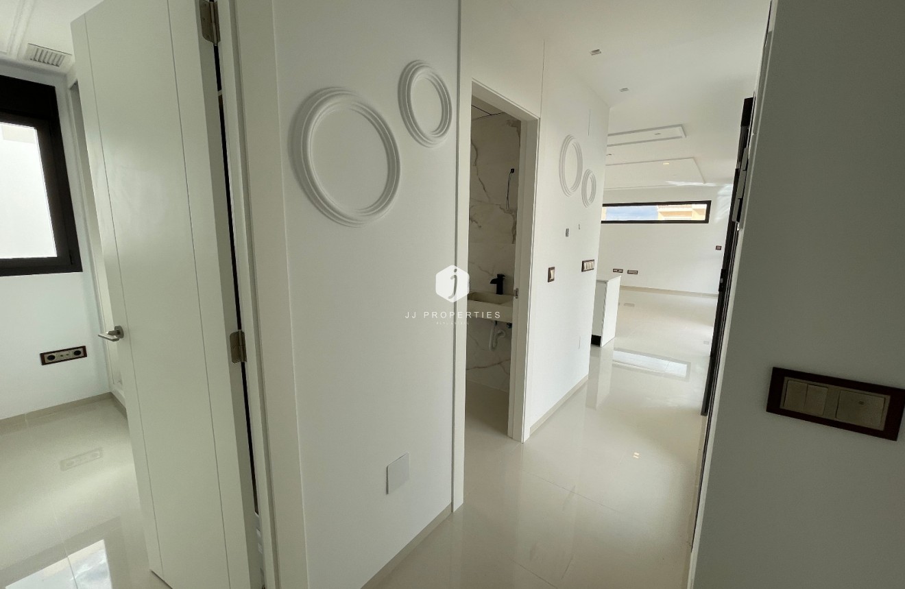 Tweedehands - Villa -
Ciudad Quesada - Costa Blanca