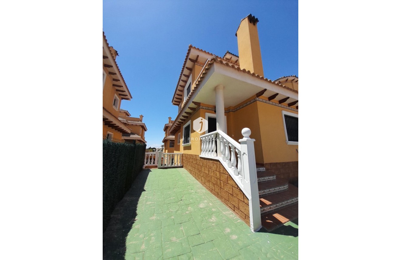 Tweedehands - Villa -
Ciudad Quesada - Costa Blanca