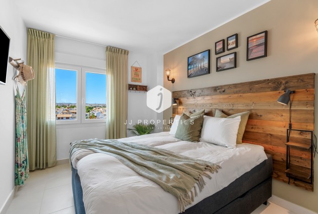 Tweedehands - Appartement / flat -
Torrevieja - Costa Blanca