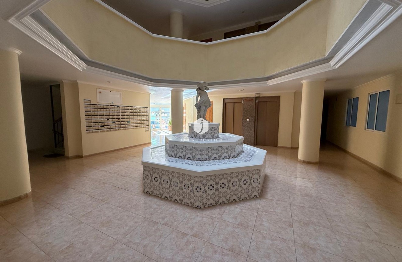 Tweedehands - Appartement / flat -
Torrevieja - Habaneras